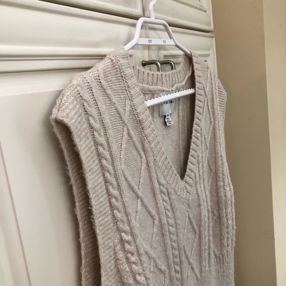 Pink Rose women’s knit sweater vest - Picture 5 of 11